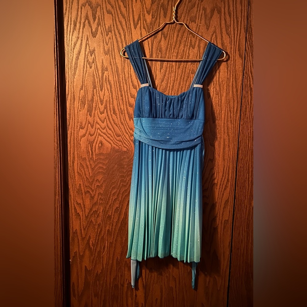Speechless Junior’s Shimmery Blue Ombre Dress